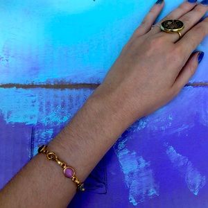 Gold bangle with jewels